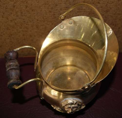 Brass Ice Bucket in the Shape of a Coal Scuttle with Lion Head Motif