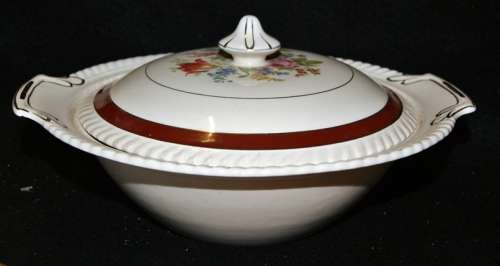 Johnson Bros Old English Vegetable Dish with Lid