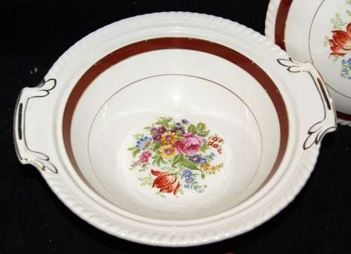 Johnson Bros Old English Vegetable Dish with Lid