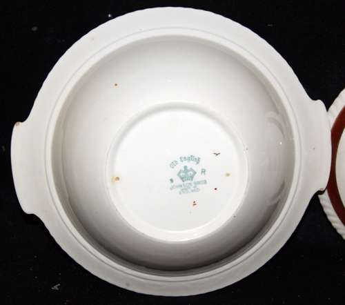 Johnson Bros Old English Vegetable Dish with Lid