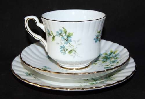 DM84Sale Royal Stafford "Coquette" Trio @@@ Crazy Low R1 Start (2 of 2)