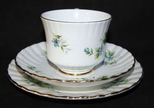 DM84Sale Royal Stafford "Coquette" Trio @@@ Crazy Low R1 Start (2 of 2)