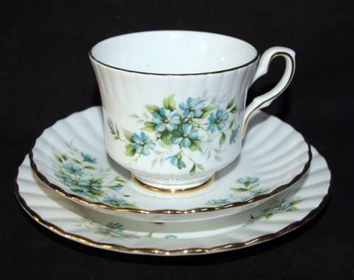 DM84Sale Royal Stafford "Coquette" Trio @@@ Crazy Low R1 Start (2 of 2)