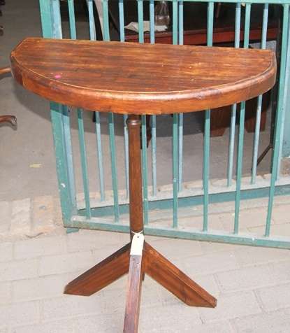DM84Sale - VINTAGE ENTRANCE HALL HALF MOON TABLE  @@@ CRAZZYYY R1 START
