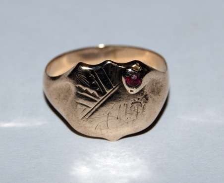DM84Sale Stunning Antique 9ct Gold Signet Ring with Ruby 3.8 Grams @@@ Crazy Low R1 Start