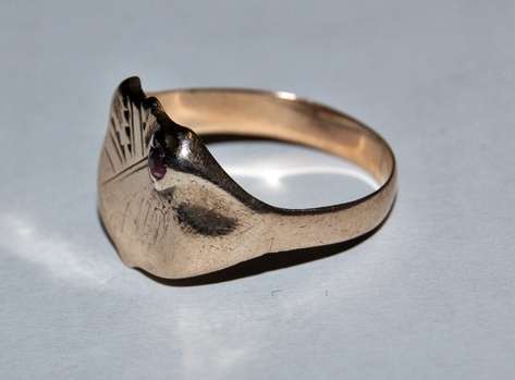 DM84Sale Stunning Antique 9ct Gold Signet Ring with Ruby 3.8 Grams @@@ Crazy Low R1 Start