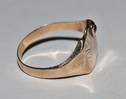DM84Sale Stunning Antique 9ct Gold Signet Ring with Ruby 3.8 Grams @@@ Crazy Low R1 Start