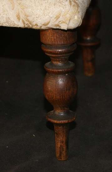 DM84Sale Antique Victorian Oak Foot Stool with Beautifully Turned Legs @@@ Crazy Low R1 Start