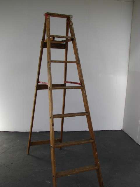 Wooden 7 Stair Ladder **FIRST BID WINS!!**