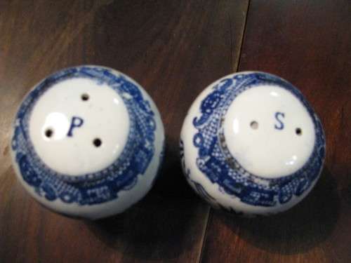 DM84Sale CHINESE DESIGN BLUE AND WHITE SALT & PEPPER SET @@@ Crazy Low R1 Start