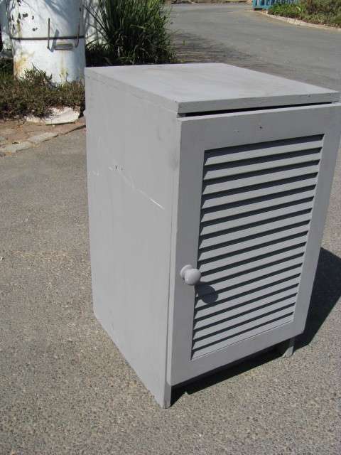 DM84Sale VINTAGE RETRO 1970S SLATTED GREY PAINTED PEDESTAL OR CABINET @@@ Crazy Low R1 Start