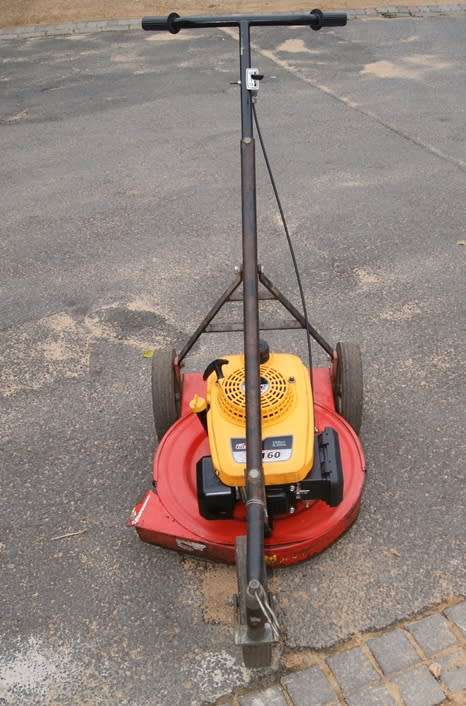 TOTALLY REFURBISHED SPRINKAAN 3 WHEEL LAWNMOWER @@@ LOW START