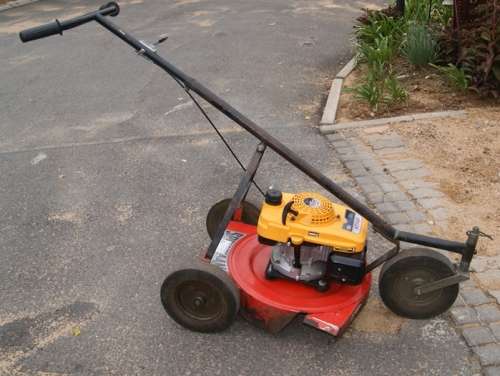 TOTALLY REFURBISHED SPRINKAAN 3 WHEEL LAWNMOWER @@@ LOW START