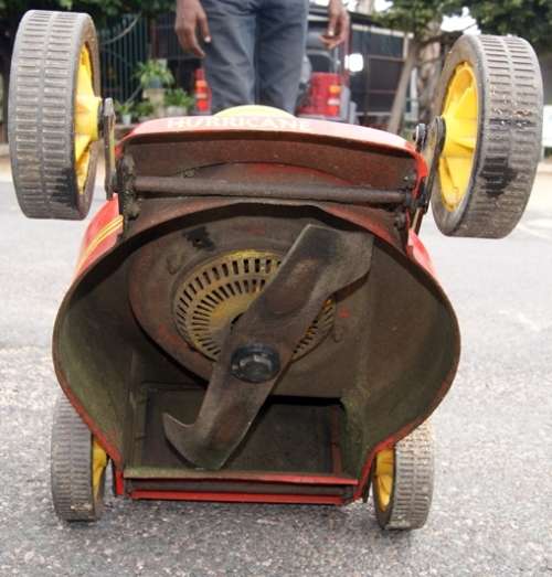 EXCELLENT CONDITION WOLF HURRICANE LAWNMOWER @@@ LOW START