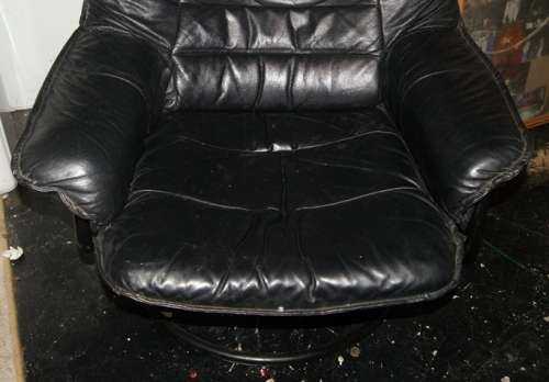 Lovely Black Leather Chair and Footrest !!!REDUCED!!!