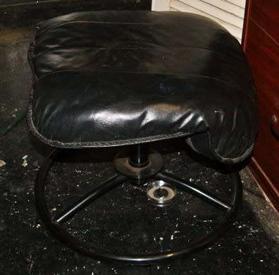 Lovely Black Leather Chair and Footrest !!!REDUCED!!!