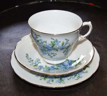 Queen Anne "Pattern No 7527" Floral Trio (2 of 6)