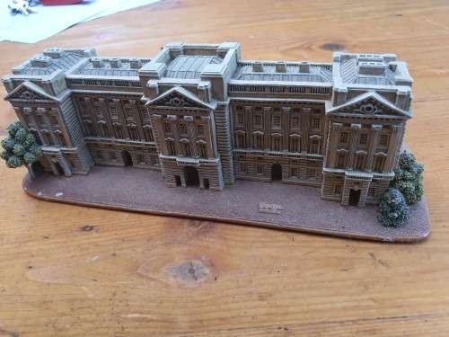 VINTAGE MODEL OF BUCKINGHAM PALACE