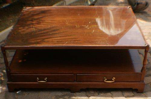 MAHOGANY COFFEE TABLE WITH 2 DRAWERS & GALLERY WITH PROTECTIVE GLASS! REDUCED FOR vetcuz ONLY