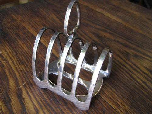 LOVELY ELKINGTON PLATE ENGLAND TOAST RACK