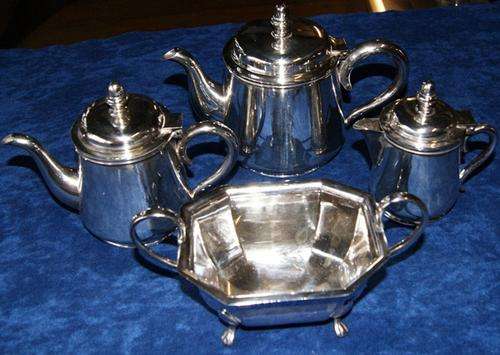 WOW... WHAT A FIND!!! GORGEOUS 4 PIECE SILVER PLATED TEA AND COFFEE SET @@@ CRAAZZYYY R1 START