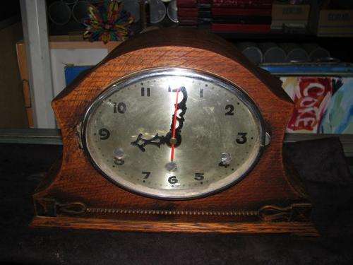 GORGEOUS OLD OAK CASED ARTE NOUVEAU MANTLE CLOCK (WORKING)@@@ CRAAZZZYYY R1 START