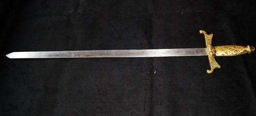 A STUNNING VINTAGE  DISPLAY  SWORD....NO DAMAGE...GOOD CONDITION @@@ CRAAZZYYY R1 START