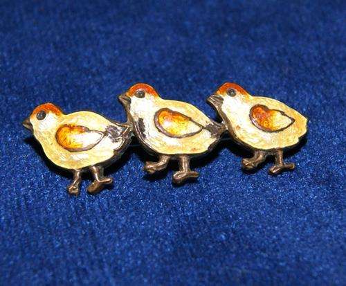 STUNNING ANTIQUE ENAMEL BROOCH  @@@ CRAZZYYY R1 START