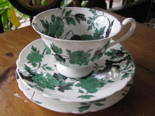 %%%% A STUNNING SHELLEY TEA TRIO....10 TRIOS  AVAILABLE...BID PER EACH %%%%