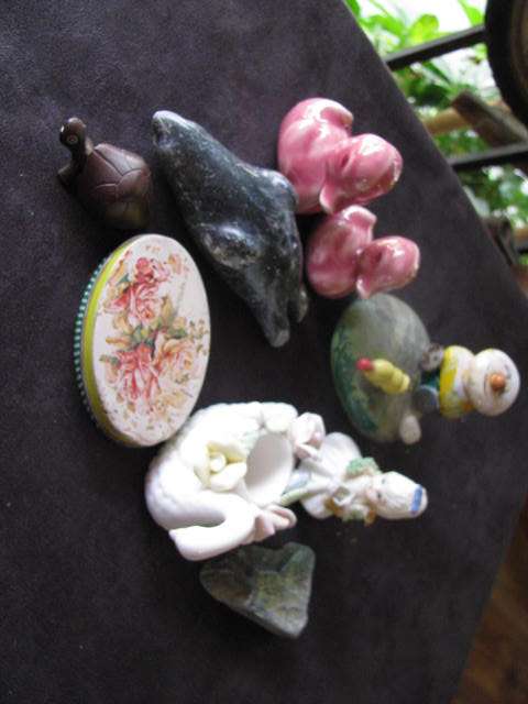 A JOBLOT OF 9 ASSORTED ITEMS....a PAIR OF DUCKS A TORTOISE etc.. BID IS FOR THE LOT