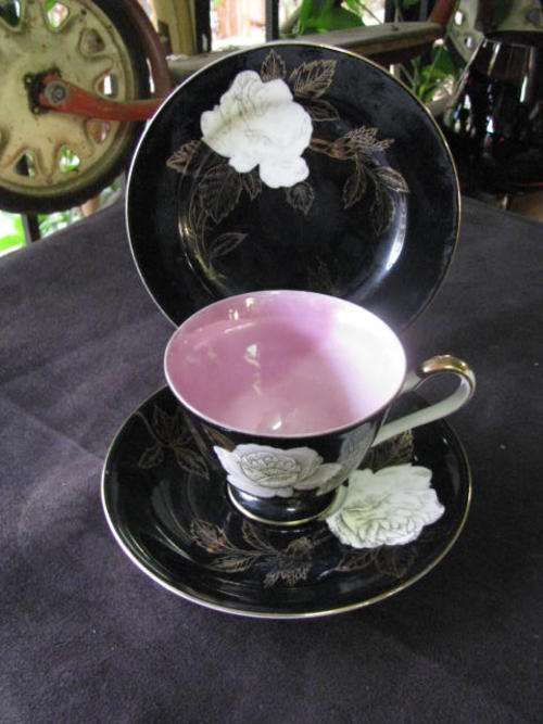 HIGHLY UNUSUAL FINE CHINA GLOVA TRIO..........LUSTRE PINK, BLACK AND WHITE