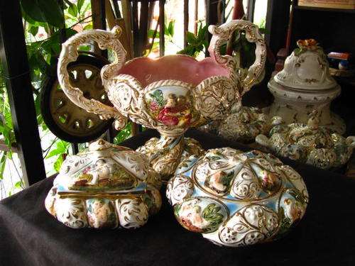 A JOBLOT OF CAPO DI MONTE ITEMS........5 PIECES...THE BID IS FOR THE LOT AND NOT PER ITEM....