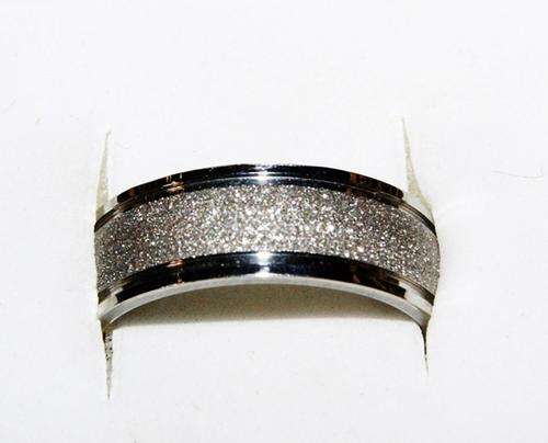 NEW 18ct WHITE GOLD RING WITH SATIN FINISH (9g) PERFECT WEDDING RING!!!!!