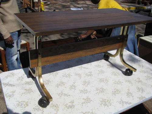 RETRO 1970'S TABLE ON CASTORS.... EASY TO MOVE AROUND THE HOME@ CRRAAZZZYY R1 START.