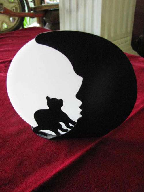 A LOVELY CANDLE HOLDER..... VOTIVE.... WITH CAT FACING THE MOON...@CRRRRAAAAZZZY R1 START......