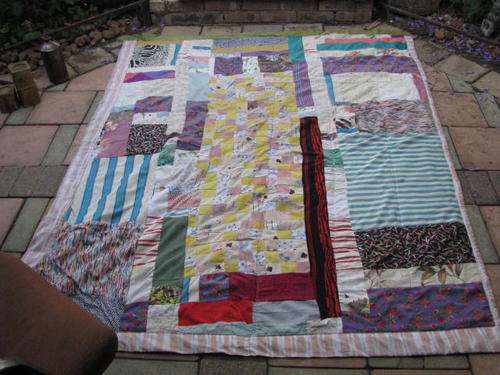 STUNNING OLD PATCHWORK QUILT.....REMINISCENT OF GRANDMA'S FEATHER BED...@CRRRAAAAZZY R1 START