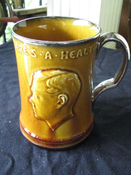 HERE'S A HEALTH UNTO HIS MAJESTY.... RIDGWAYS ENGLAND ROYAL MUG. KING GEORGE VI @ CRRAAAZZY R1 START