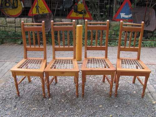 A SET OF 4 OREGON RIEMPIE DINING ROOM CHAIRS... BIDDING IS FOR THE SET
