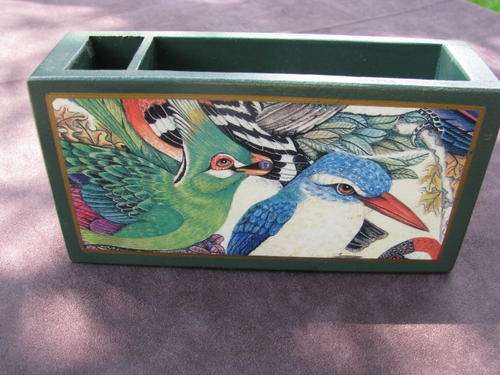 A RETRO 1970'S DESK TIDY WITH BIRD DECORATION @CRAZY R1 START