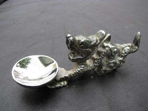 SUPERB VINTAGE ORIENTAL INCENSE BURNER IN THE SHAPE OF A DRAGON.. RARE & COLLECTABLE @CRAZY R1 START