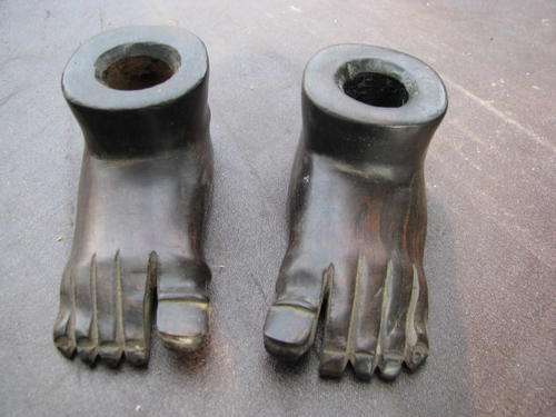 SO STUNNING !!!! CARVED WOOD CANDLE HOLDER FEET....RETRO UNUSUAL PAIR @CRAZY R1 START