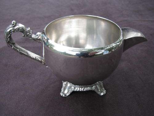LOVELY VINTAGE SILVER PLATED MILK JUG