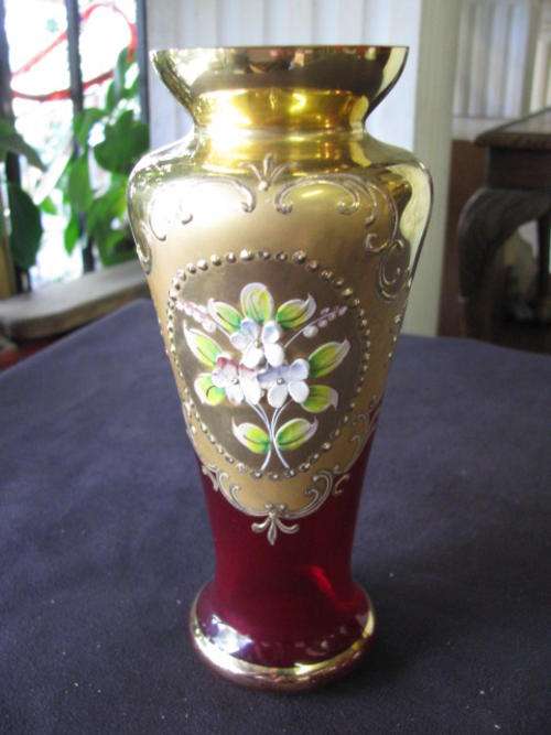 A SIMPLY SUPERB RED AND BOHEMIAN GILT MURANO GLASS VASE..WITH ORIGINAL STICKER @@@ CRAZY LOW START
