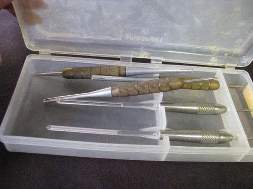 SOME VINTAGE DARTS IN A BOX @CRAZY R1 START