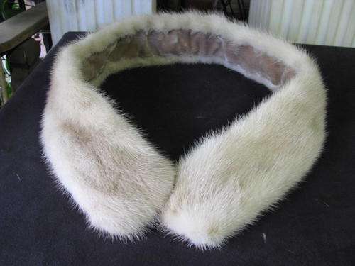 A GORGEOUS VINTAGE PALE BEIGE 1910-20 FUR COLLAR @CRAZY R1 START