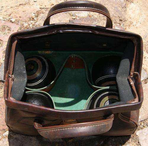 Vintage Henselite Bowls 4 x Ball Set with Leather Bag