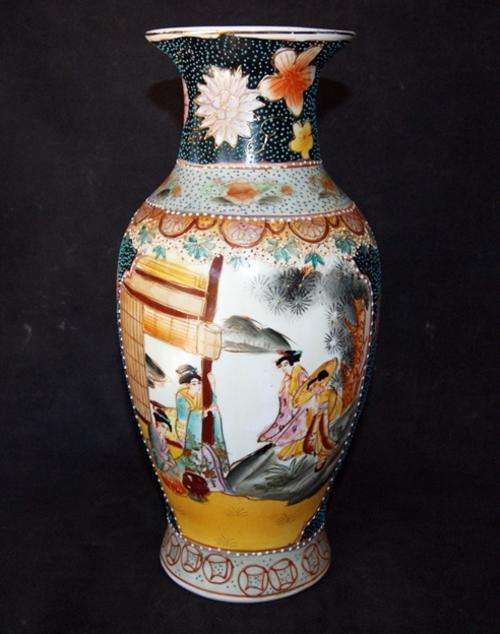 VINTAGE ORIENTAL VASE HAND PAINTED @@@ CRAZYYY R1 START