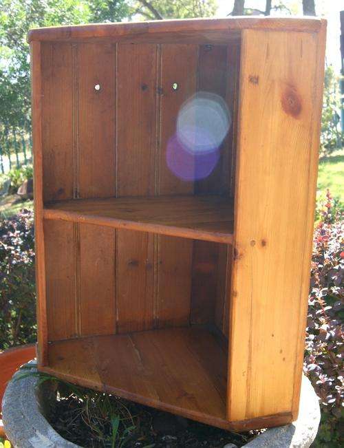 Oregon Wall Mounted Corner Display Shelf Unit