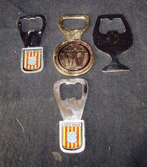 A JOB LOT OF 4 BOTTLE OPENERS@@@ LOW START