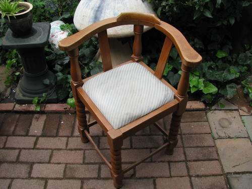 CORNER CAPTAINS CHAIR